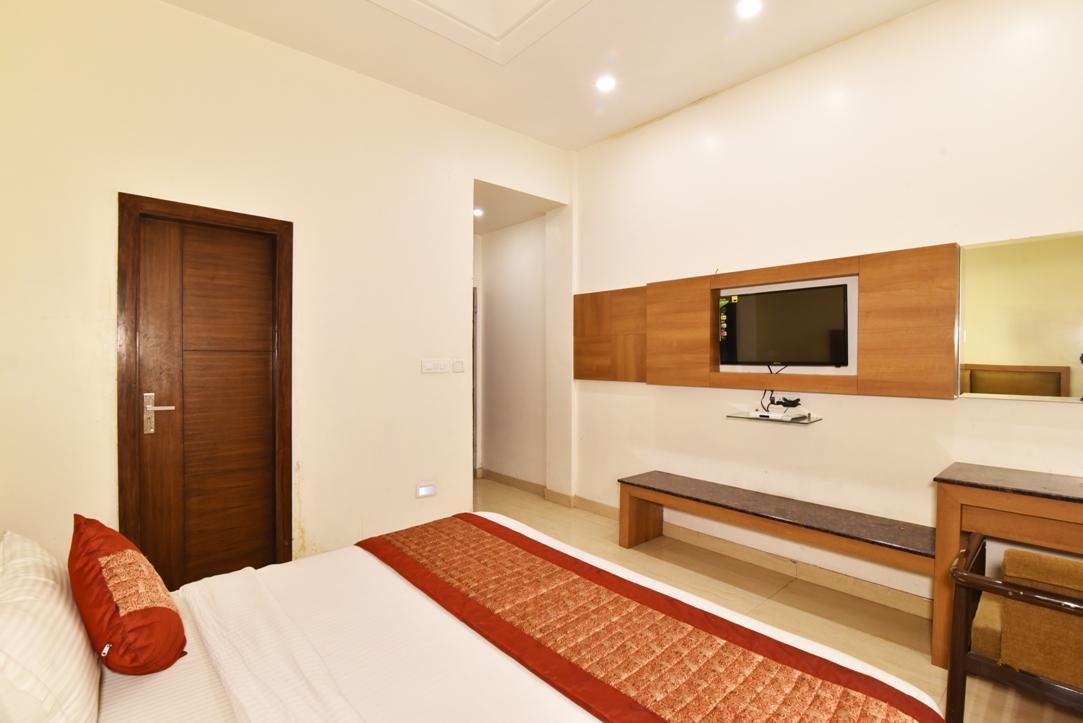 Hotel B-Comfort Amritsar Bagian luar foto