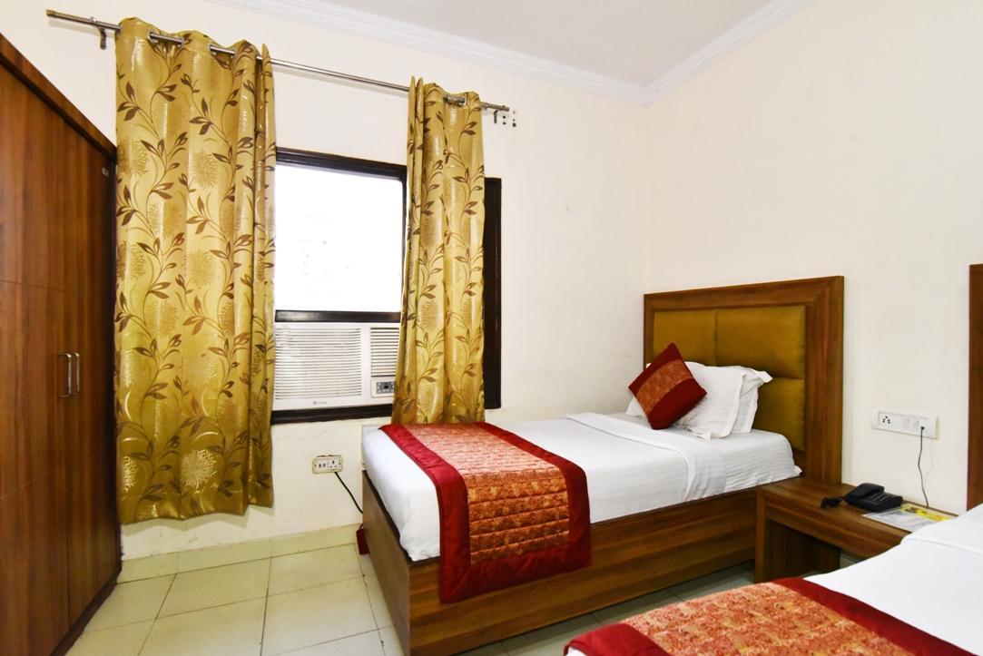 Hotel B-Comfort Amritsar Bagian luar foto