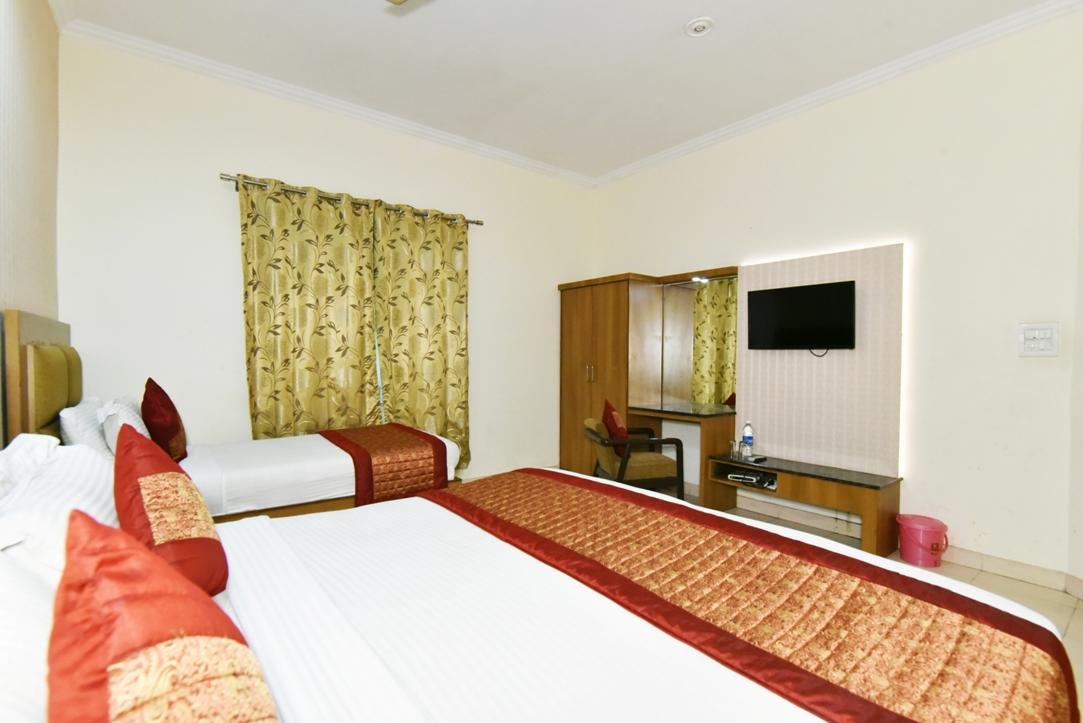 Hotel B-Comfort Amritsar Bagian luar foto