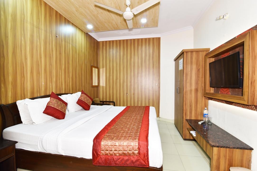 Hotel B-Comfort Amritsar Bagian luar foto