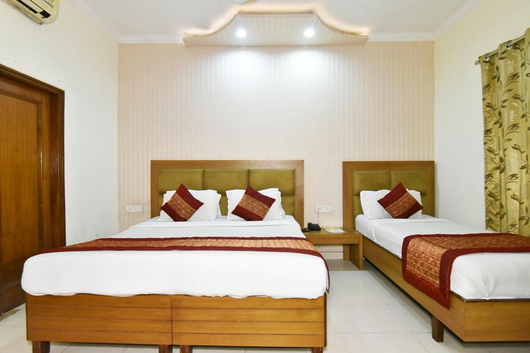 Hotel B-Comfort Amritsar Bagian luar foto