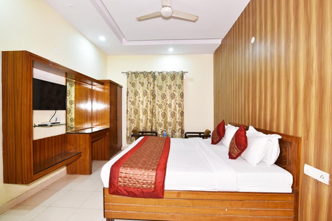 Hotel B-Comfort Amritsar Bagian luar foto