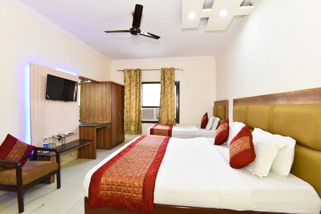 Hotel B-Comfort Amritsar Bagian luar foto