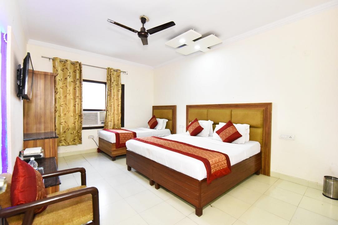 Hotel B-Comfort Amritsar Bagian luar foto