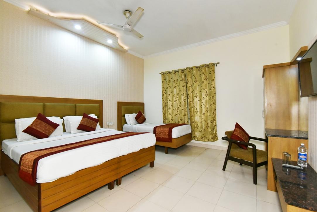 Hotel B-Comfort Amritsar Bagian luar foto