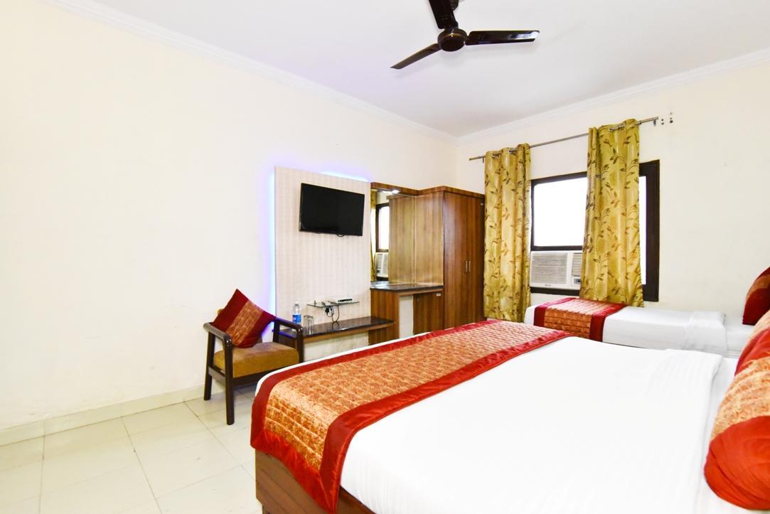 Hotel B-Comfort Amritsar Bagian luar foto